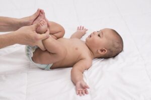 Tips Atasi Bayi yang Sembelit